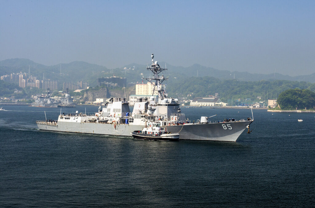 Οργή στην Κίνα για αμερικανικό αντιτορπιλικό που πλέει σε αμφισβητούμενη περιοχή