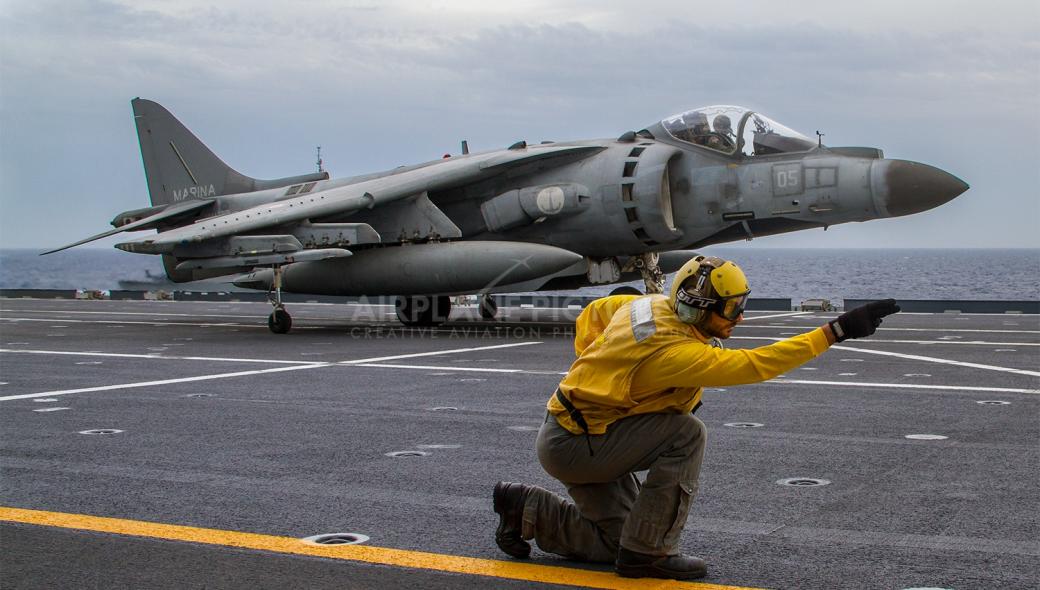 Μεσόγειος: Ιταλικό AV-8B επιχειρεί από το USS Kearsarge (βίντεο)