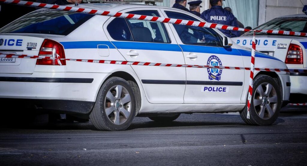 Σε αυτό το σπίτι βρέθηκαν νεκροί ο αστυνομικός και η φίλη του (φώτο)