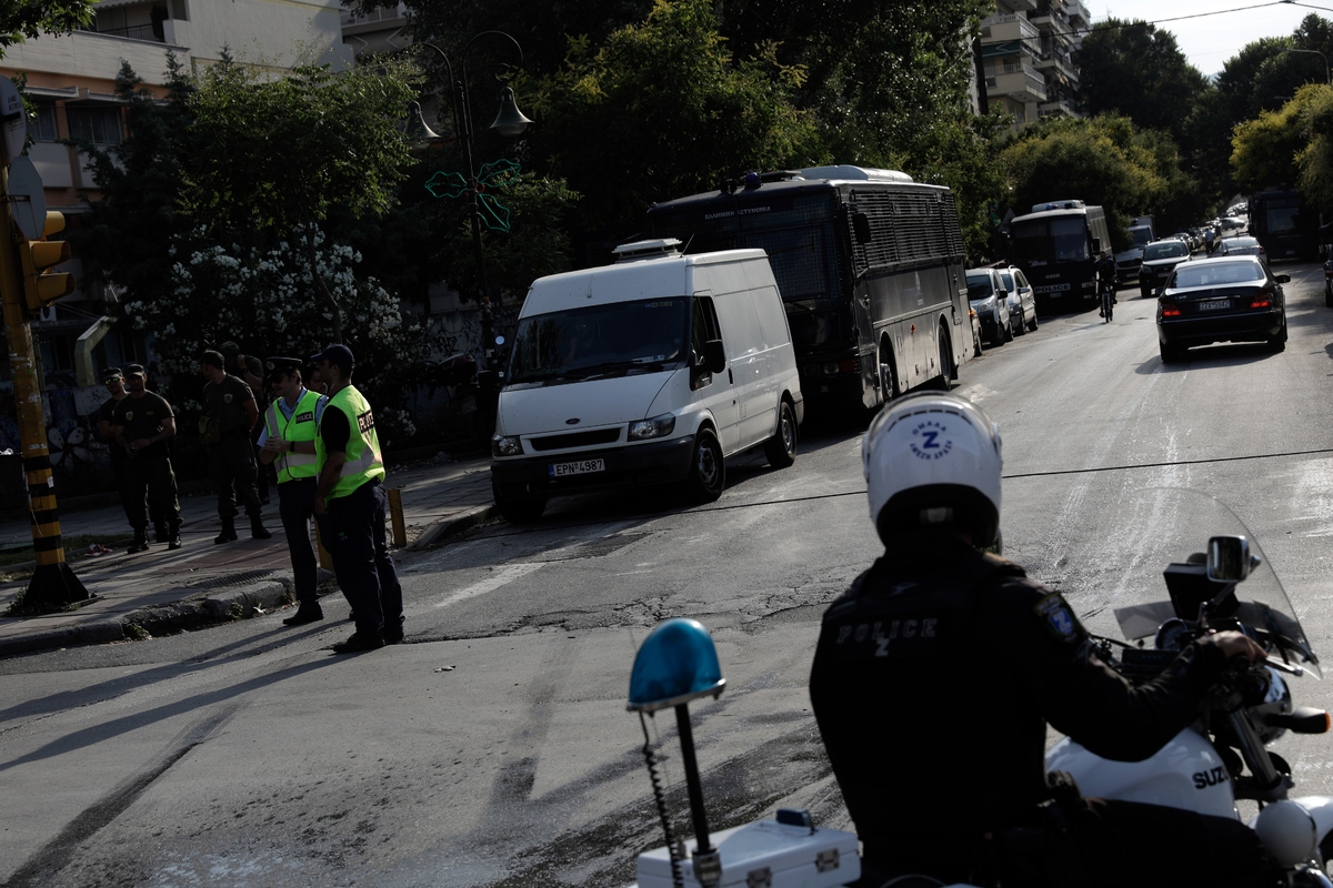 Μαζική απόδραση πέντε κρατουμένων από το Μεταγωγών!