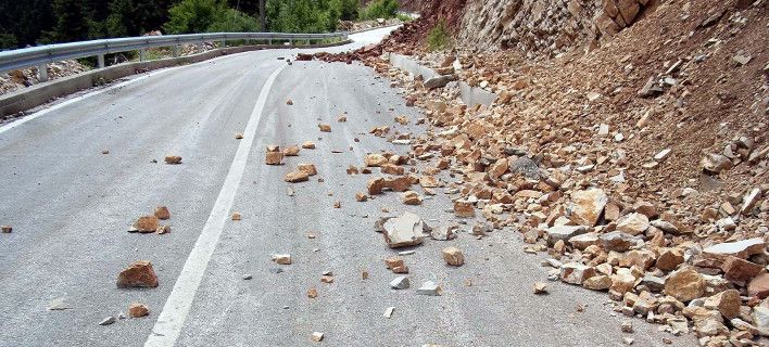 Αιτωλοακαρνανία: Κατολισθήσεις και παγετός – Πού χρειάζονται αντιολισθητικές αλυσίδες