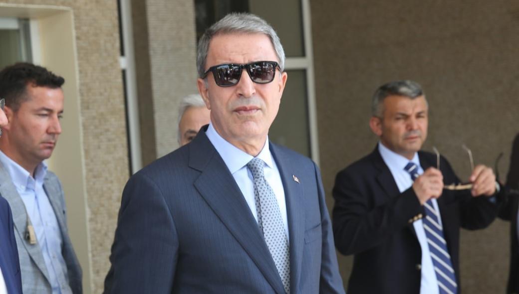 «Πολεμική» συνάντηση Ακάρ με την στρατιωτική ηγεσία της Τουρκίας για τη Συρία