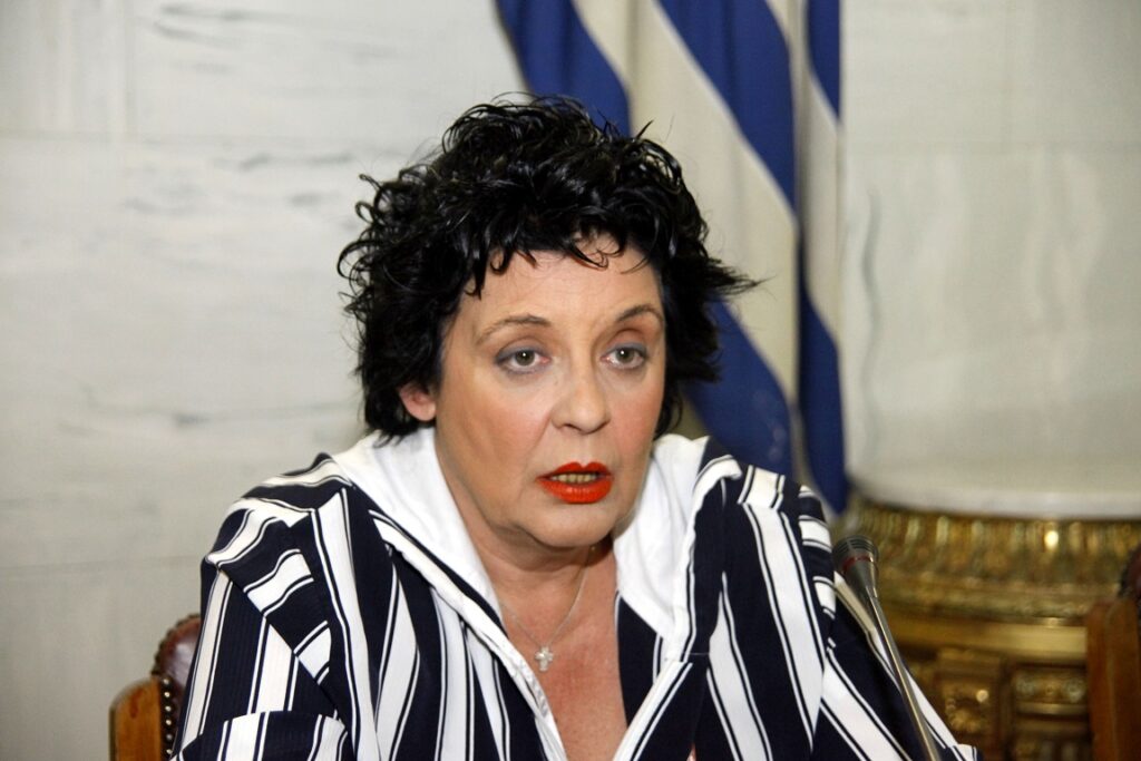 Λιάνα Κανέλλη: Άρπαξε φωτιά το αυτοκίνητο της – «H Πυροσβεστική βρήκε πανί στο πάτο της μηχανής»