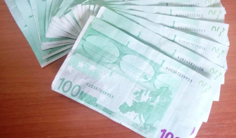 Η παγίδα των 100 ευρώ – Τα χαρτονομίσματα των απατεώνων και η λεία των 2.000 ευρώ