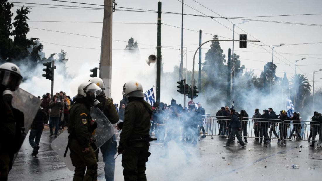 Αναρχικοί επιτέθηκαν σε αστυνομικούς στα Εξάρχεια και την ΑΣΟΕΕ