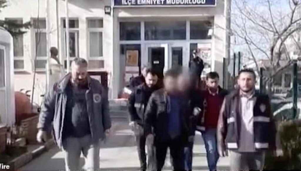 Γνωστός Τούρκος σουβλατζής στραγγάλισε και τεμάχισε την κόρη του (φωτο)