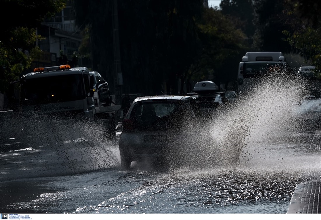 Κάλαμος: «Βουτιά» ΙΧ στη θάλασσα – Αναίσθητος ανασύρθηκε ο οδηγός