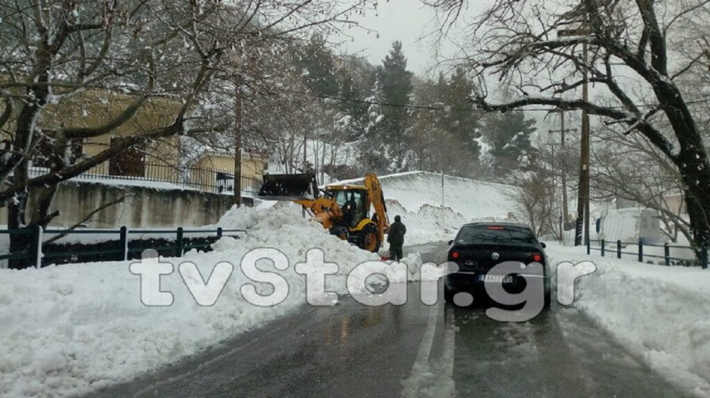 Εύβοια: Επιχείρηση για τον απεγκλωβισμό ενός τραυματία – Πολλά τα προβλήματα από την κακοκαιρία (φωτο)