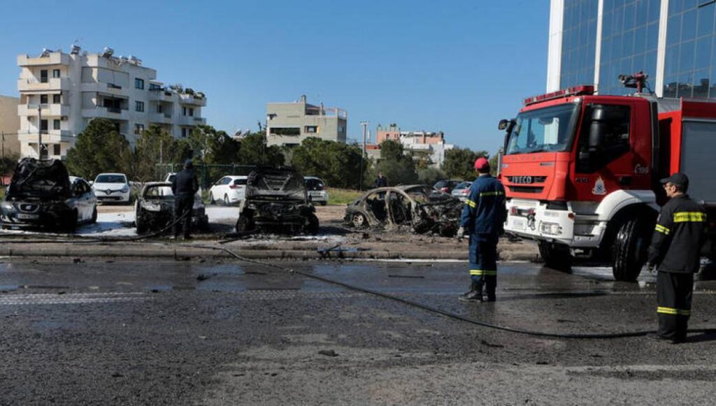 Τίναξαν στον αέρα Jeep Άραβα επιχειρηματία στην Γλυφάδα – «Χαροπαλεύει» ένας επιβάτης