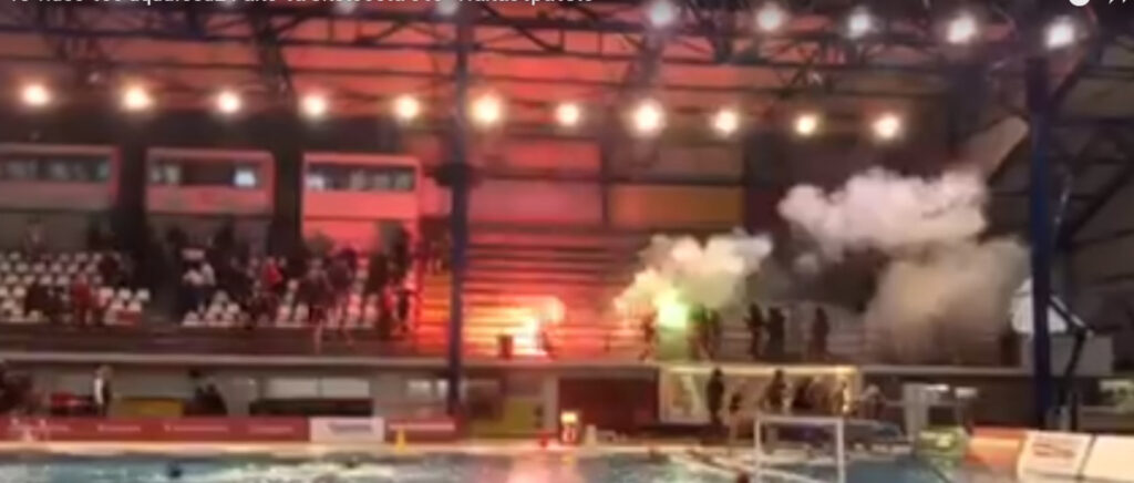 Τρόμος: Η στιγμή της επίθεσης στο Παπαστράτειο (βίντεο)