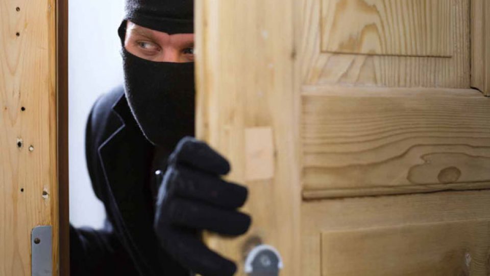 Μην προκαλείτε τους διαρρήκτες – Με 7 κινήσεις τους κρατάτε μακριά από την πόρτα σας