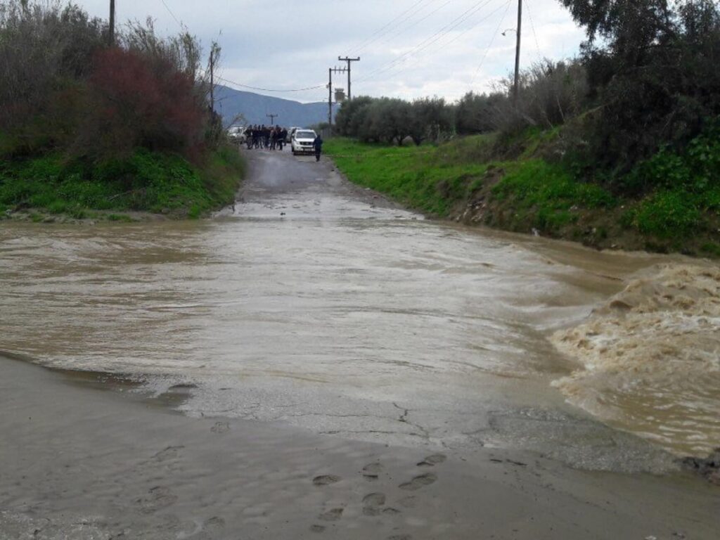 Κρήτη: Συγκλονιστικές μαρτυρίες του πατέρα που εγκλωβίστηκε με τα παιδιά του: «Είπα δε θα τα καταφέρουμε…»