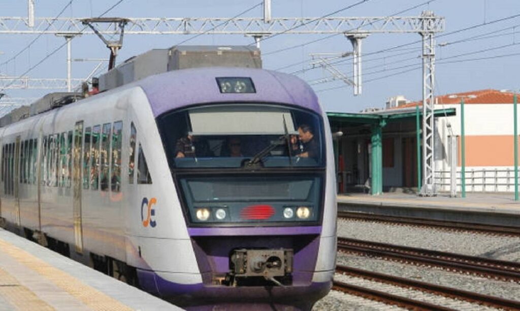 Άγριος καβγάς ανάμεσα σε διακινητές ναρκωτικών μέσα στον προαστιακό