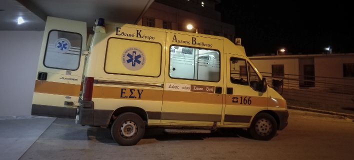 Αναστάτωση στο Ρέθυμνο – 22χρονος άνδρας βρέθηκε αιμόφυρτος έξω από κατάστημα της παραλιακής οδού