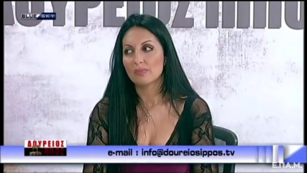 Συνέλαβαν  για… «υπόνοια διαμαρτυρίας» κατά του Α.Τσίπρα τη νομικό και δημοσιογράφο Γ.Μπιτάκου (upd)