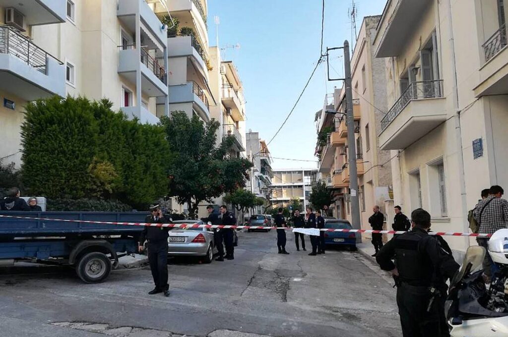 «Πέταξε το παιδί από το μπαλκόνι & μετά πηδήξε και εκείνη!»-Μαρτυρία αποτυπώνει το μέγεθος της τραγωδίας στο Νέο Κόσμο