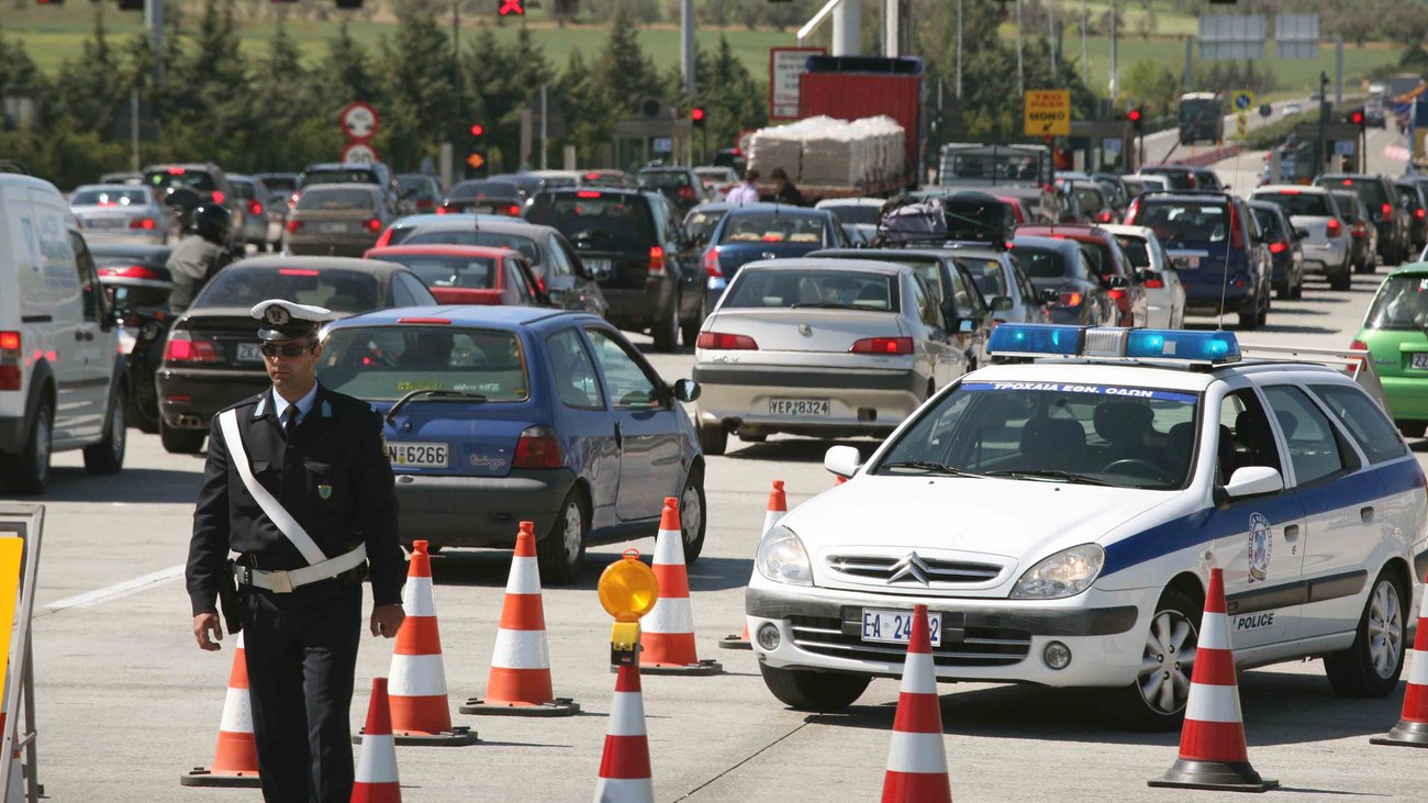 Σύγκρουση πούλμαν με λεωφορείο του ΟΑΣΑ στους Θρακομακεδόνες