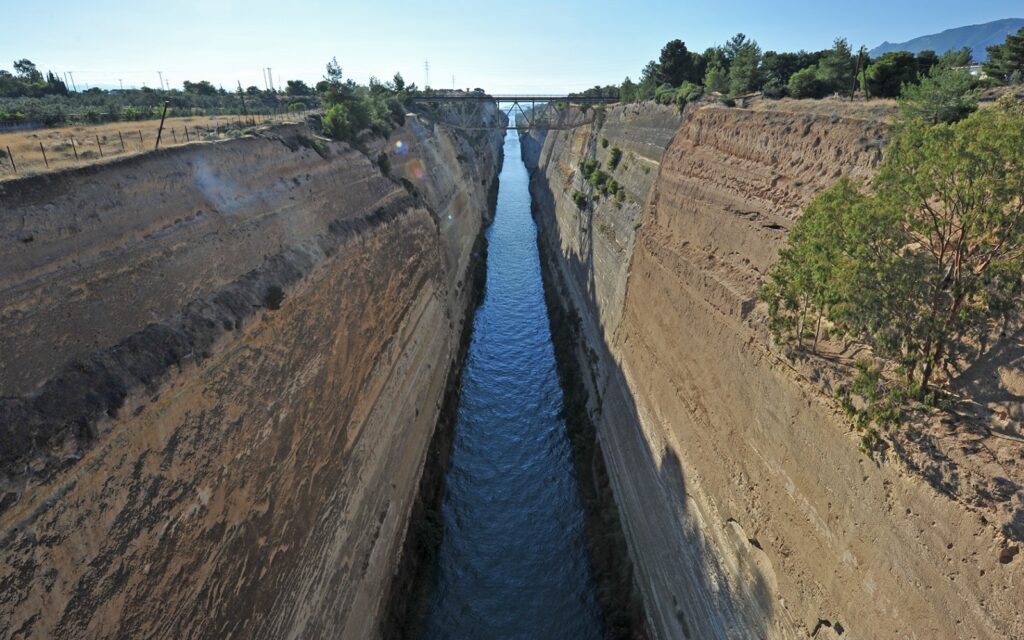 Ισθμός Κορίνθου: 48χρονος άντρας έπεσε από τη γέφυρα και έχασε τη ζωή του