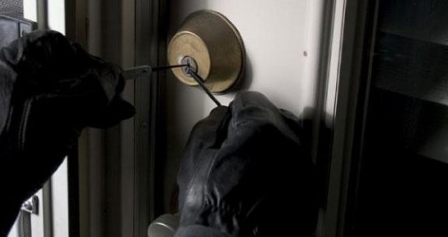 Καθημερινές οι εισβολές διαρρηκτών σε σπίτια: Δείτε πως έκαναν ένα διαμέρισμα στο Π.Φάληρο