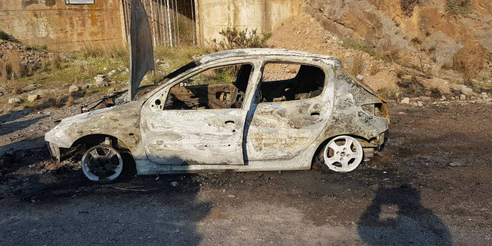 Θρίλερ με το απανθρακωμένο πτώμα στην Φωκίδα: Το όχημα ανήκει σε πρώην σωφρονιστικό των Φυλακών Άμφισσας (upd)
