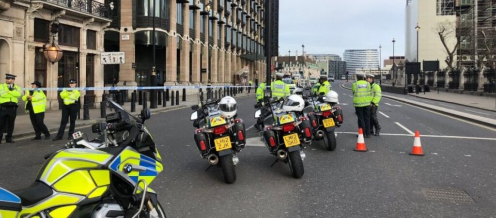 Συναγερμός στο Λονδίνο: Ύποπτα πακέτα στην Τράπεζα της Αγγλίας