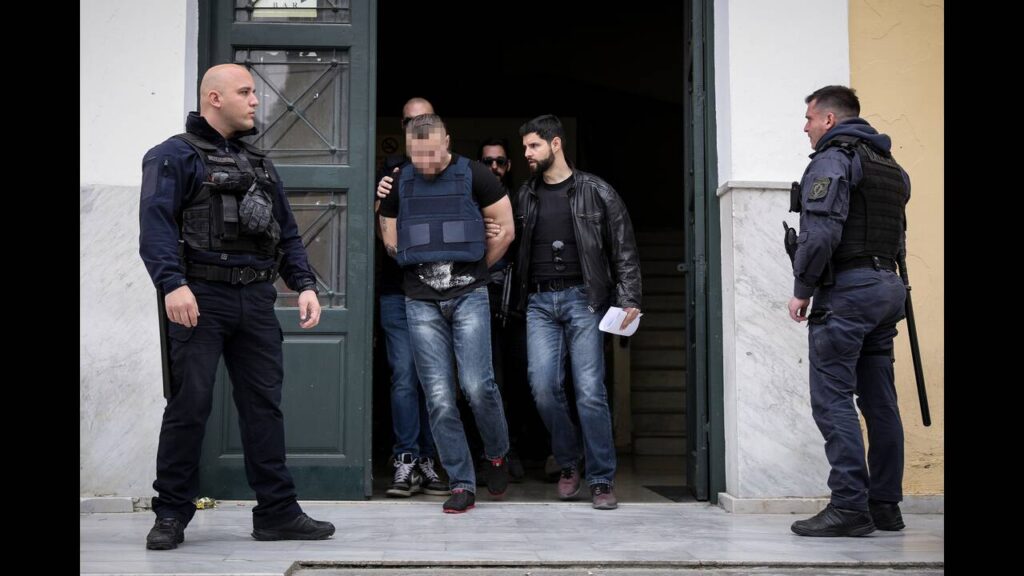 Νέες αποκαλύψεις για τον εκτελεστή του Γ.Μακρή-Η χλιδάτη ζωή, το συμβόλαιο που δεν πρόλαβε να εκτελέσει & τα σκοπευτήρια