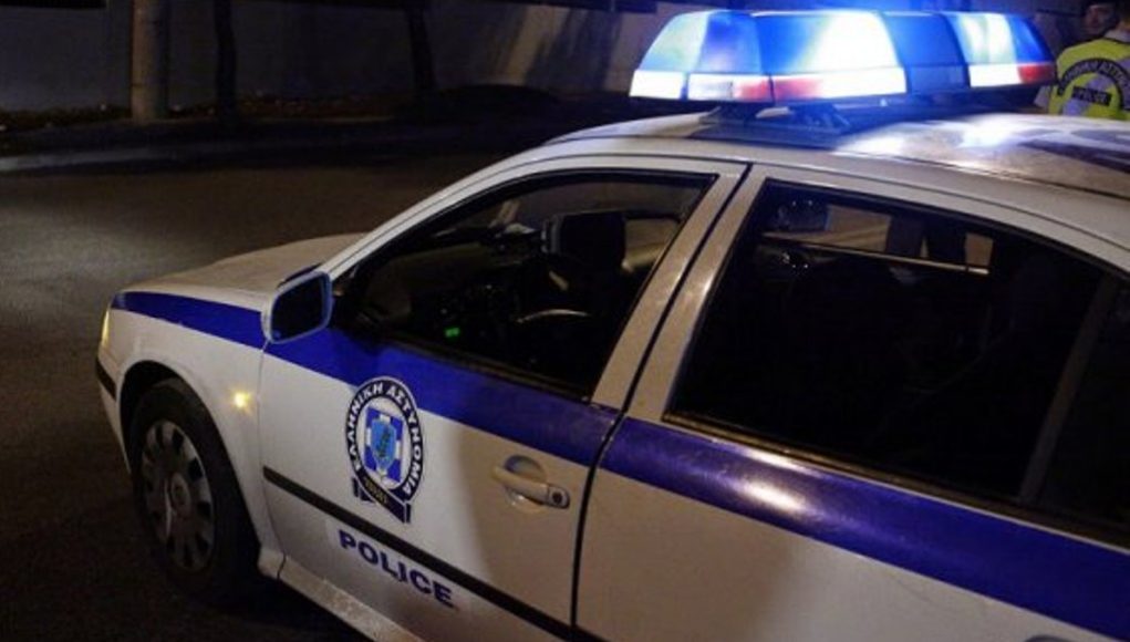 Αυτοί είναι οι «ληστές με τα χαλιά» των Βορείων Προαστίων – Ρήμαζαν τα σπίτια προσποιούμενοι τους πωλητές (φώτο)