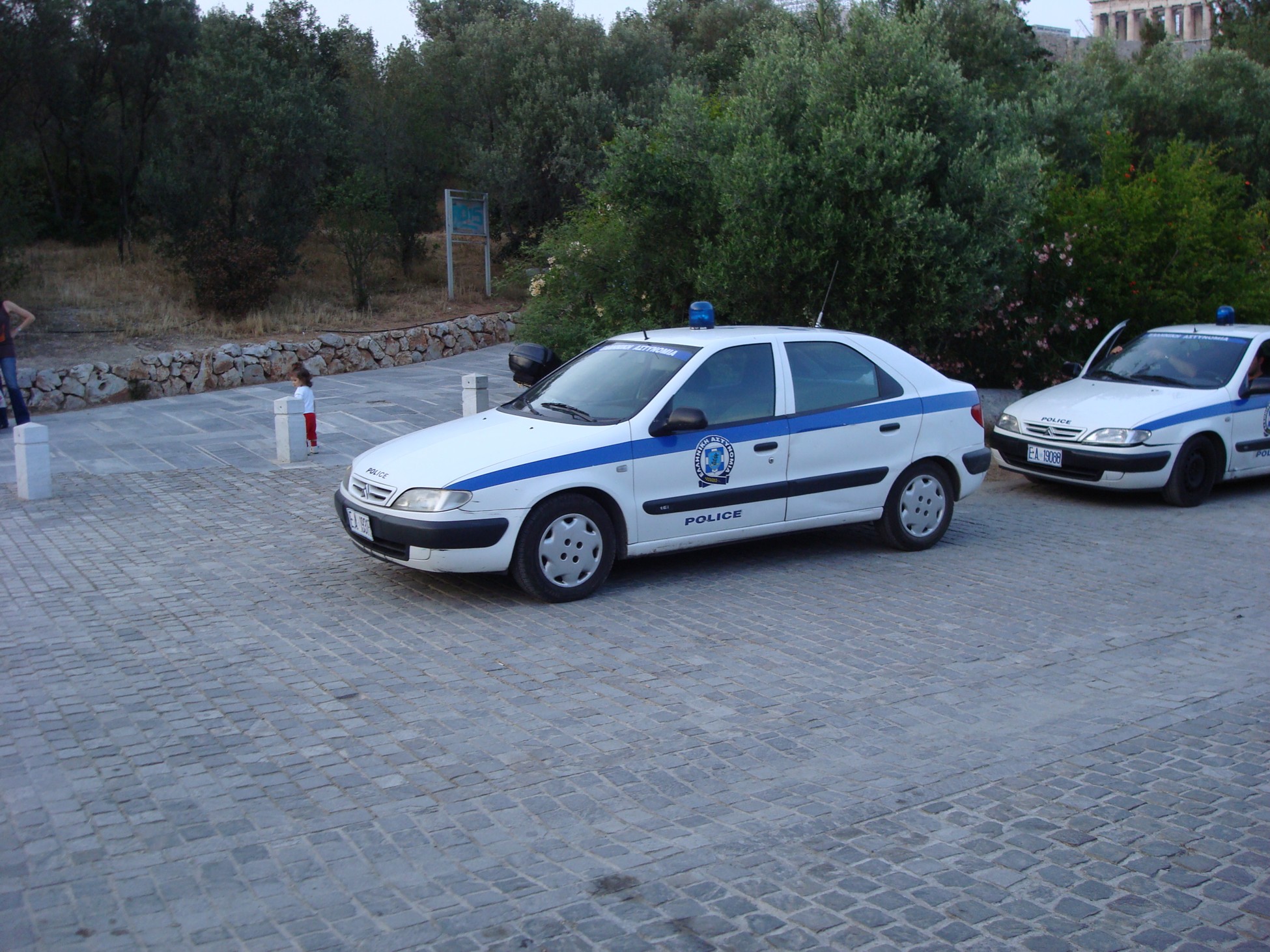 Σκηνές από ταινία στην Θεσσαλονίκη: Καταδίωξη, μεταφορά αλλοδαπών και εμβολισμοί περιπολικών