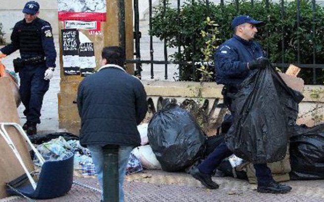 Επιχείρηση της ΕΛΑΣ έξω από την ΑΣΟΕ κατά του παρεμπορίου
