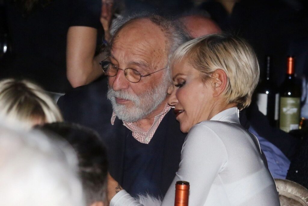 Στο πλευρό του Αλέξανδρου Λυκουρέζου και σήμερα η Νατάσα Καλογρίδη (φωτο)