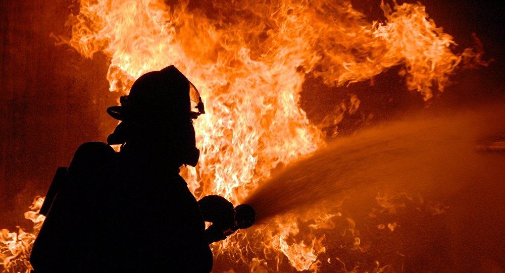Μεγάλη φωτιά σε εργοστάσιο ανακύκλωσης στη Θεσσαλονίκη (βίντεο)