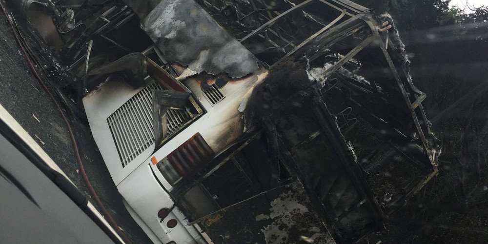 Κέρκυρα: Τουριστικό λεωφορείο στις φλόγες