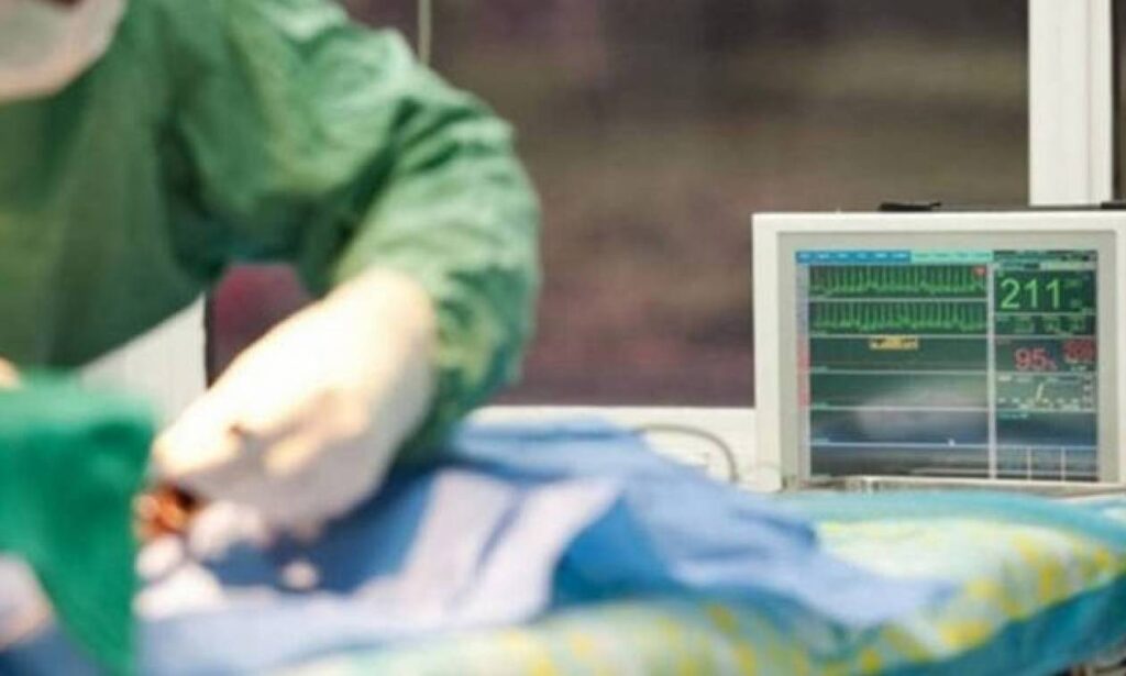 Στην εντατική  δίνει  μάχη για τη ζωή του 8χρονο κοριτσάκι που κτυπήθηκε από «αδέσποτη» σφαίρα στη Θήβα!