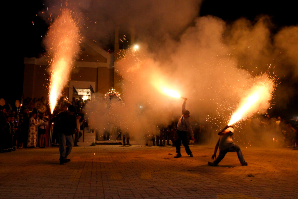 Τραγωδία: Βιντεοσκόπησε το θάνατό του ο άτυχος εικονολήπτης στον σαϊτοπολεμο της Καλαμάτας! – Βίντεο-σοκ