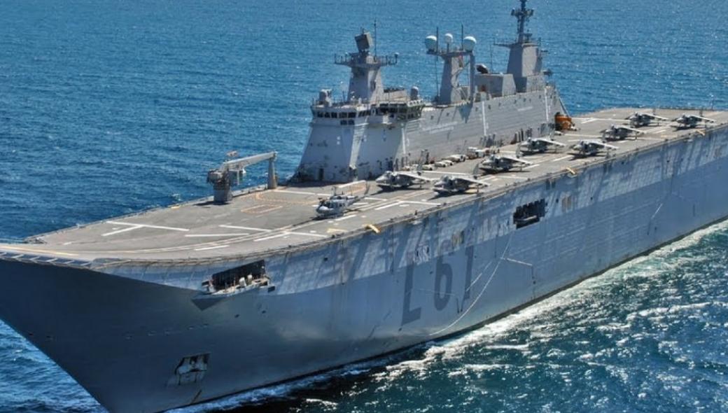 Φωτιά στο υπό ναυπήγηση τουρκικό αεροπλανοφόρο TCG Anadolu – Υποψίες για δολιοφθορά (βίντεο)