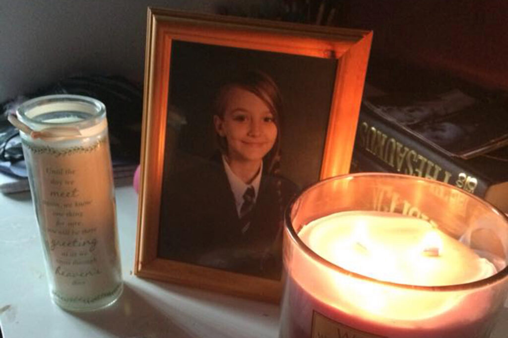 Σάλος με καταγγελία μητέρας: «Η 12χρονη κόρη μου αυτοκτόνησε αφού είδε σειρά του Netflix»