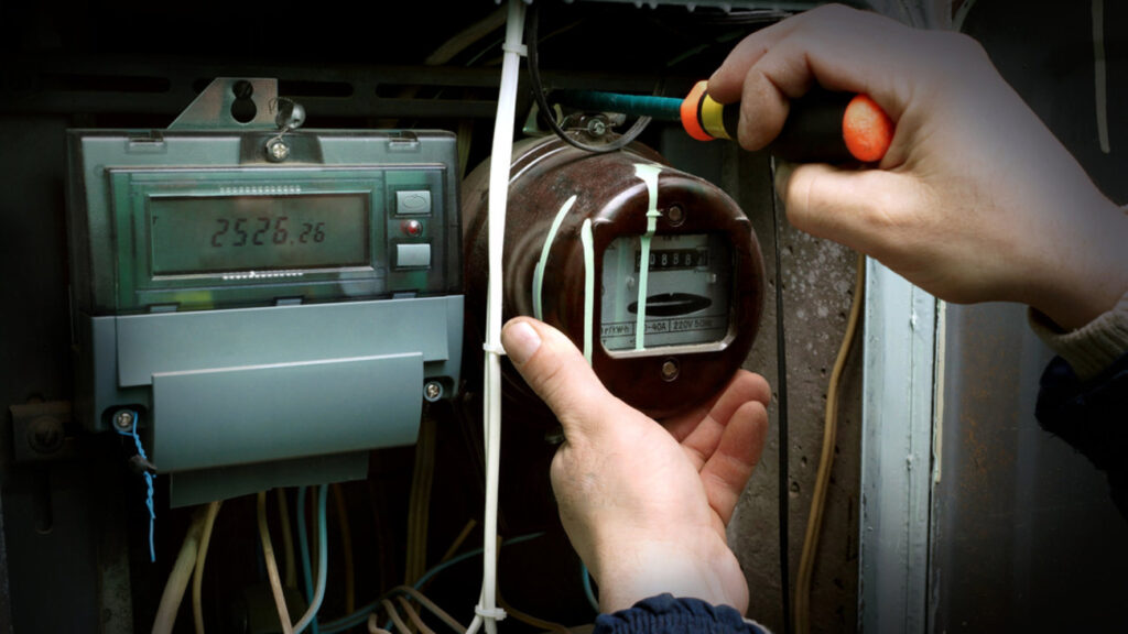 Καλαμάτα: Παρουσιάστηκε σε ηλικιωμένη ως υπάλληλος της ΔΕΗ και το έσκασε   με 1.500 ευρώ