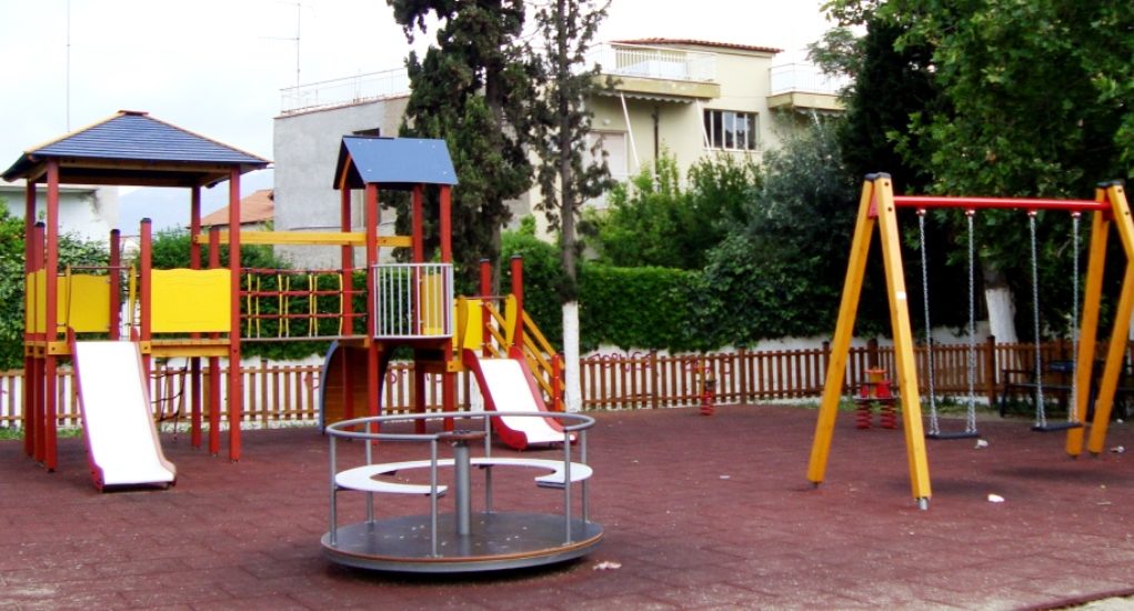 Σοκ στη Βοιωτία: Ανώμαλος έδειχνε τα γεννητικά του όργανα μέσα σε παιδική χαρά