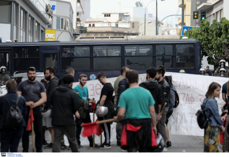 Αναρχικοί προκάλεσαν επεισόδια με αφορμή την ομιλία του υποψήφιου δημάρχου Ηλία Κασιδιάρη