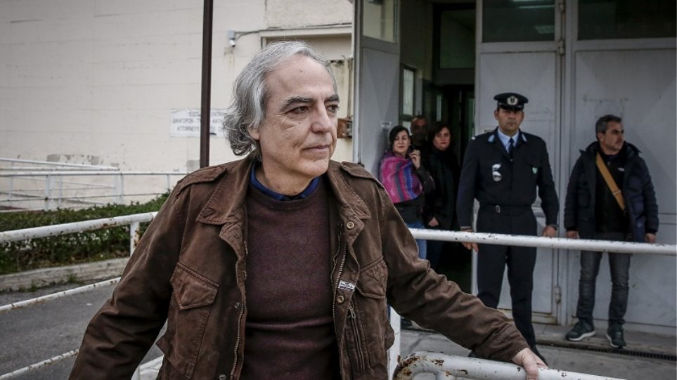 Δεν έχουν το Θεό τους! Σε εκκλησία… σύνθημα για τον Κουφοντίνα