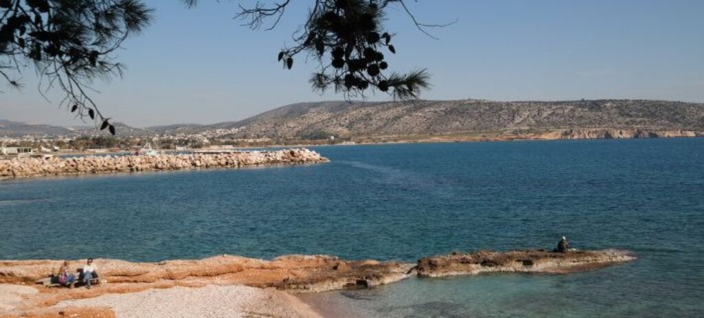 Ρέθυμνο: Άνδρας βούτηξε στη θάλασσα και εντόπισε όπλο