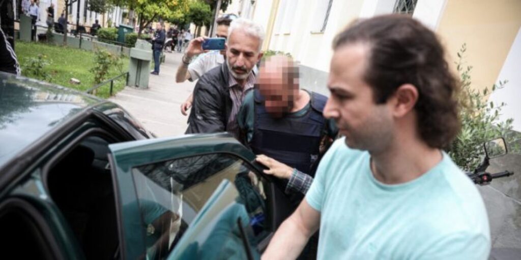 Νέες αποκαλύψεις για την τραγωδία στο Μοσχάτο: «Αλλαξε συμπεριφορά, αργούσε να γυρίσει σπίτι»