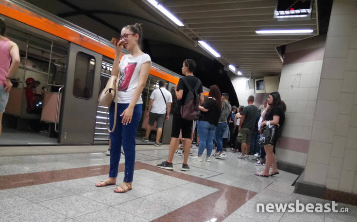 Συνελήφθη ο άγνωστος που περπατούσε στη σήραγγα του μετρό