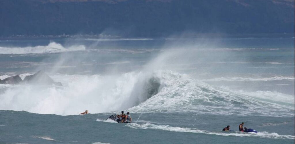 Νεκρός Ρώσος σέρφερ μετά από σύγκρουση με «ιπτάμενο δελφίνι» (βίντεο-φωτο)