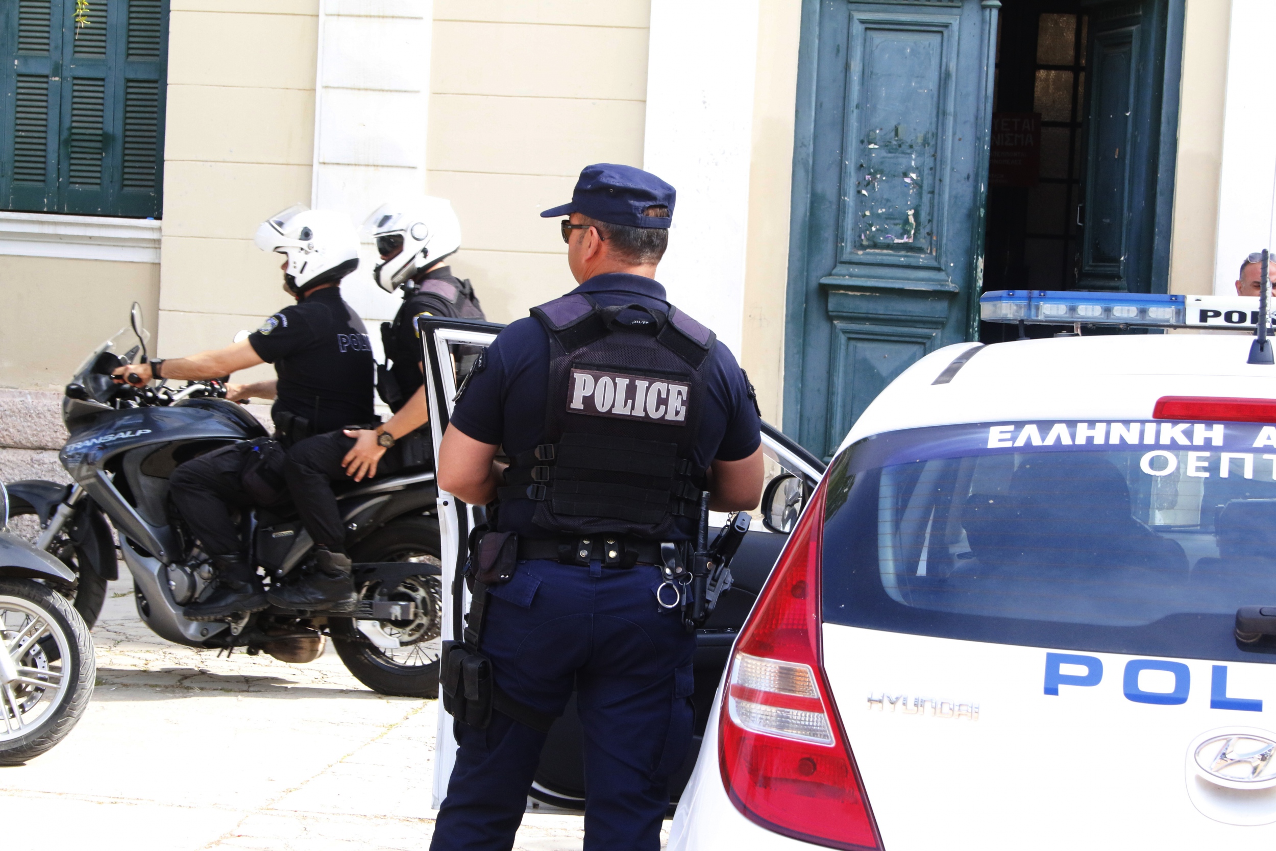 Αμπελόκηποι: Βίντεο από την πτώση Γεωργιανού διαρρήκτη