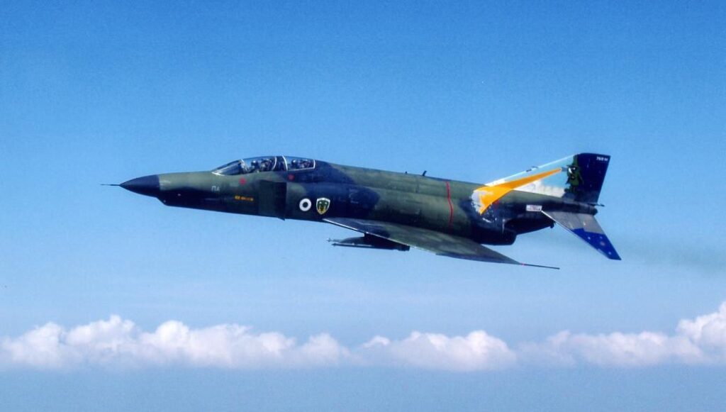 Μαχητικά F-4E Phantom της Πολεμικής Αεροπορίας «έσκισαν» τους αιθέρες στα Πομακοχώρια (βίντεο)