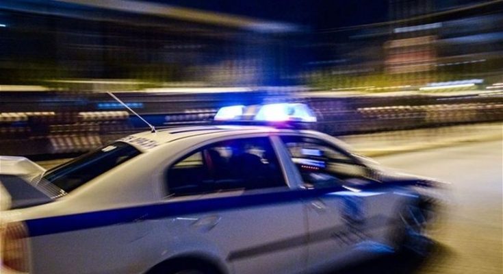Τροχαίο στην Εθνική Αθηνών – Λαμίας: Aπεγκλωβίζουν επιβαίνοντες