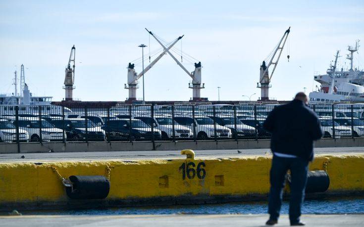 Εννέα Μαροκινοί μετανάστες ήρθαν κατά λάθος στην Ελλάδα: Τους ανακάλυψαν στο λιμάνι του Πειραιά