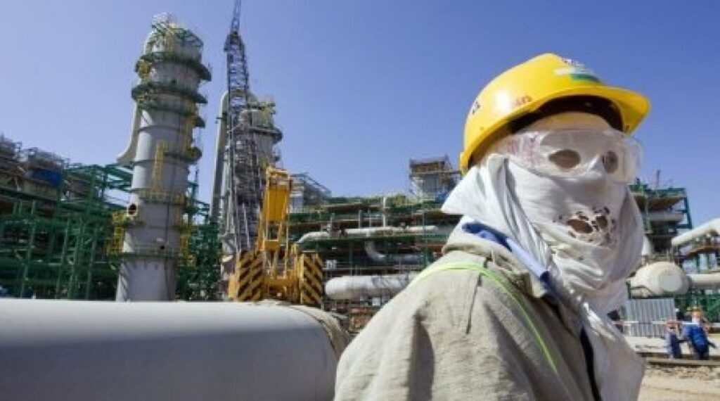 Καζακστάν: Ο νόμος του Λιντς – Απίστευτες σκηνές ομαδικού ξυλοδαρμού Αράβων για μια φωτογραφία