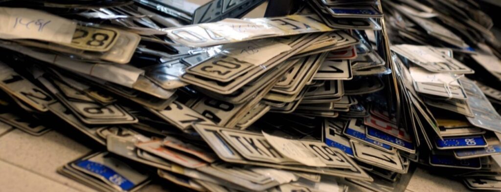 Επιστρέφονται πινακίδες κυκλοφορίας και άδειες οδήγησης λόγω εκλογών